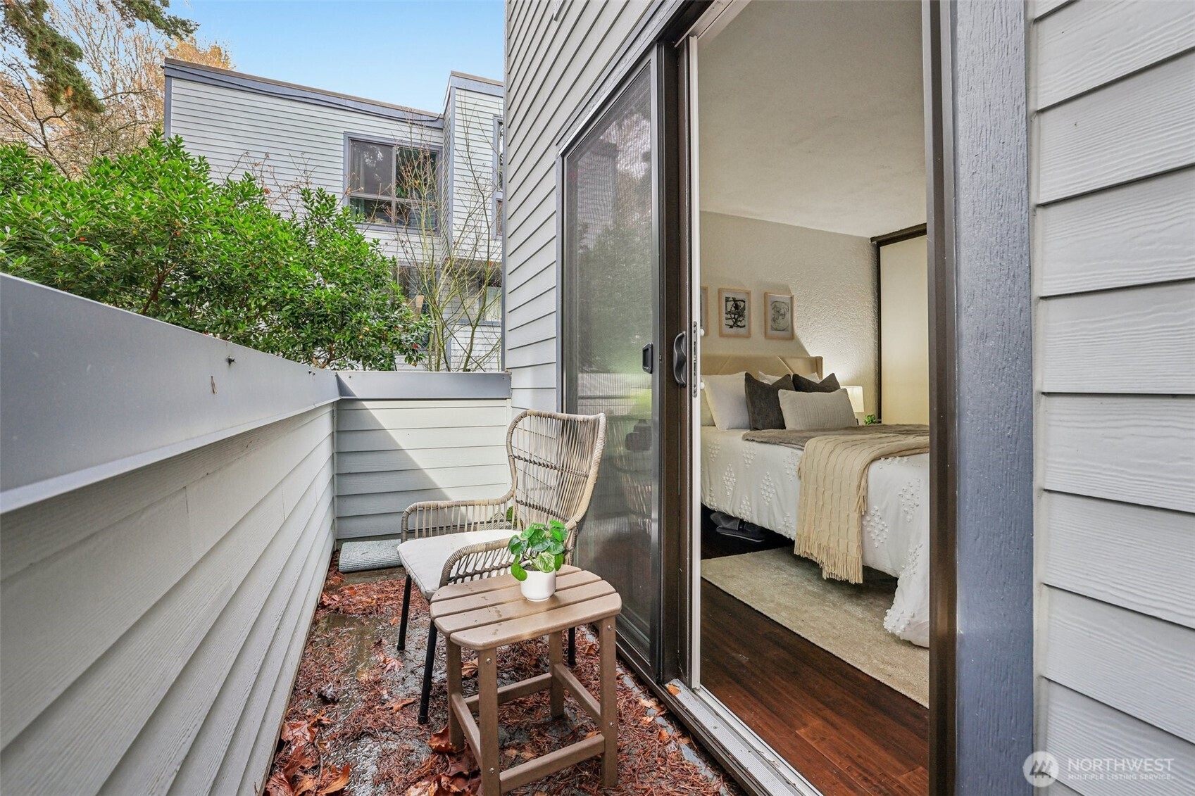 3700 26th Place West, Unit 203 Seattle, WA 98199 - Photo 18 of 38