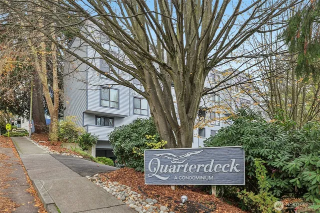 $389,900 | 3700 26th Place West, Unit 203, Seattle, WA 98199