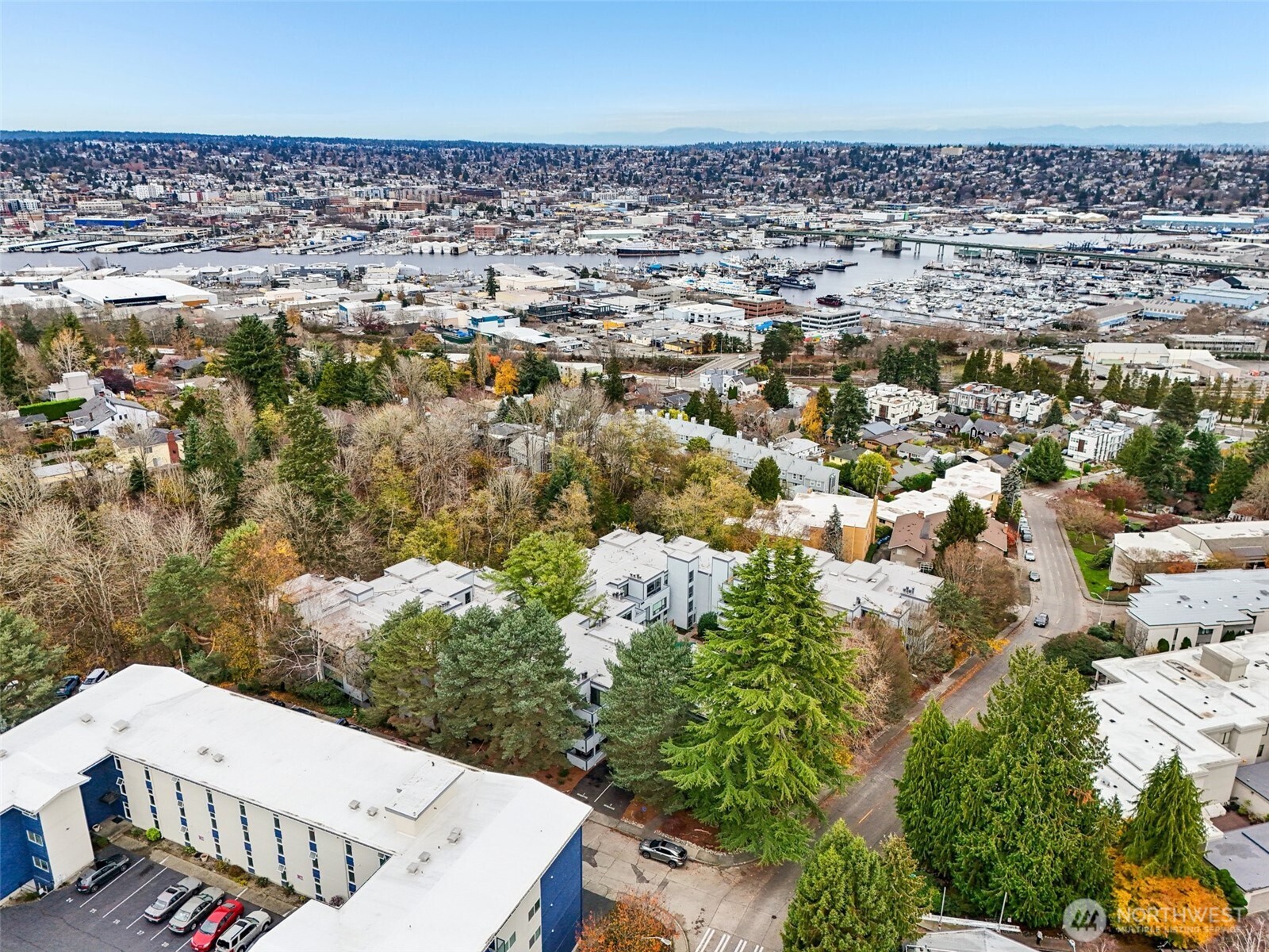 3700 26th Place West, Unit 203 Seattle, WA 98199 - Photo 30 of 38