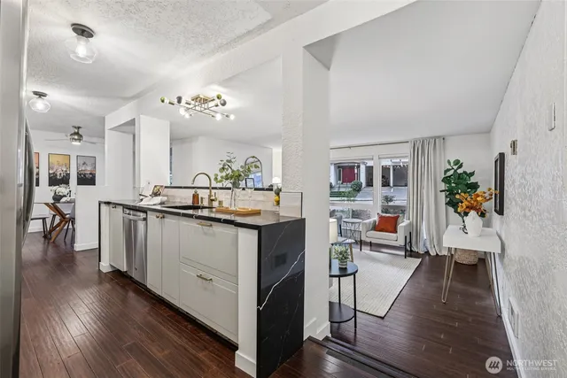 $389,900 | 3700 26th Place West, Unit 203, Seattle, WA 98199