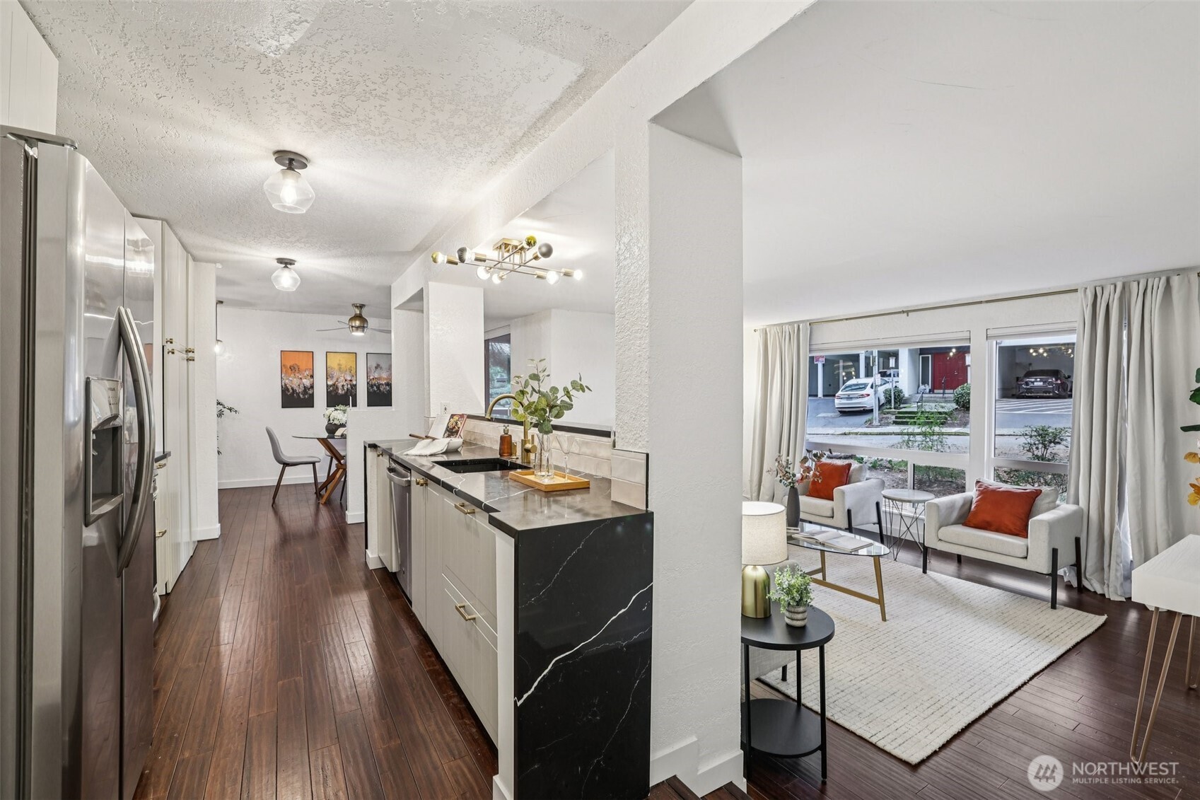 3700 26th Place West, Unit 203 Seattle, WA 98199 - Photo 4 of 38