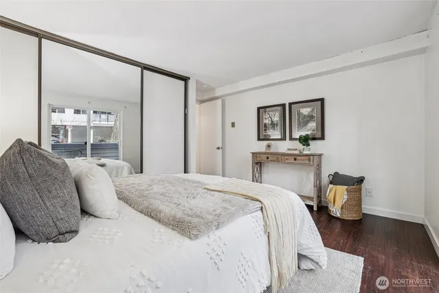 $389,900 | 3700 26th Place West, Unit 203, Seattle, WA 98199