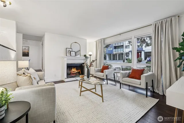 $389,900 | 3700 26th Place West, Unit 203, Seattle, WA 98199