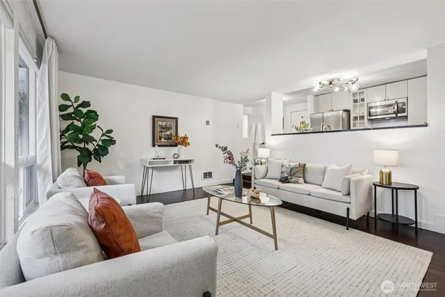 $389,900 | 3700 26th Place West, Unit 203, Seattle, WA 98199