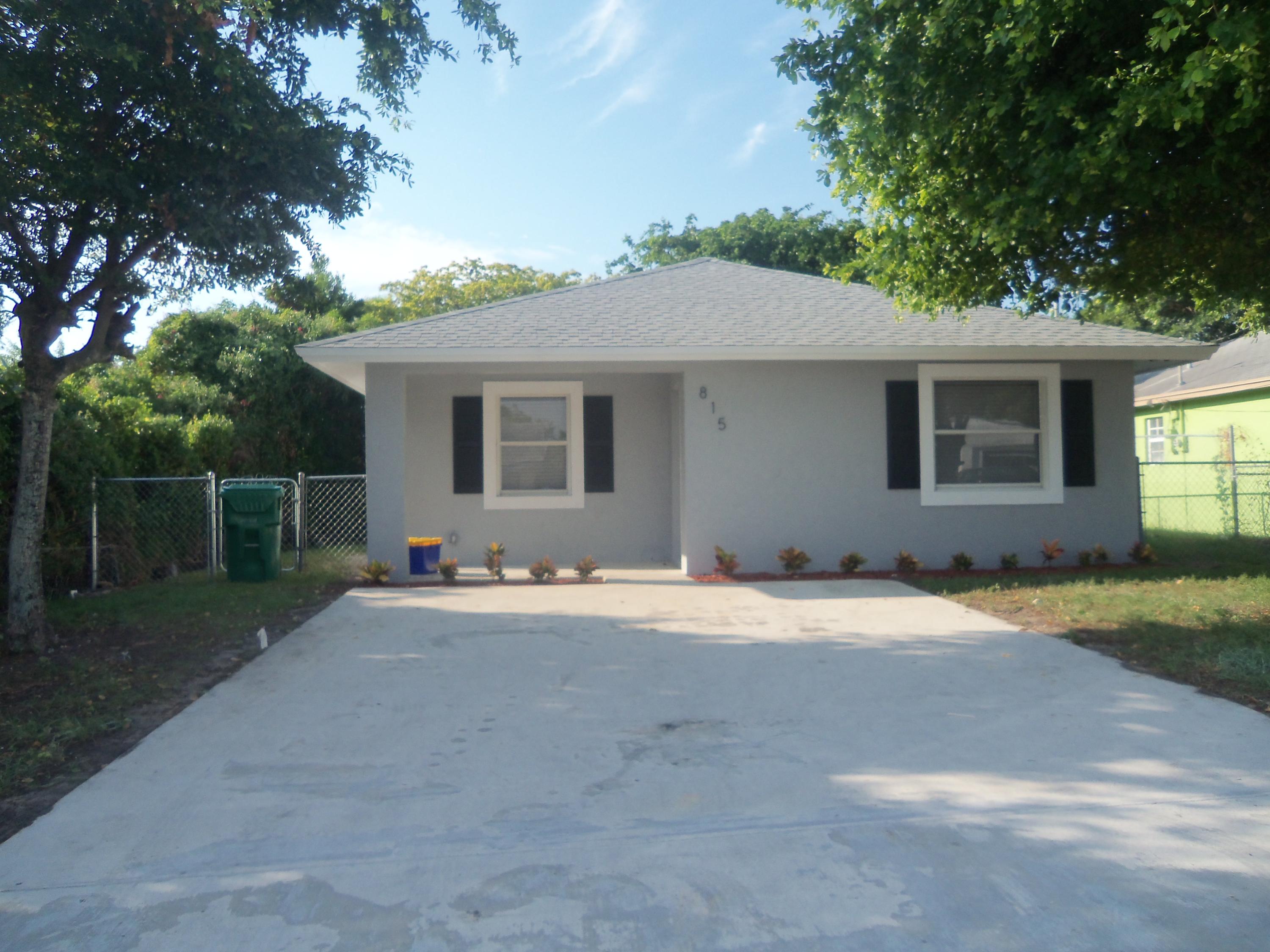 815 West 9th Street Riviera Beach, FL 33404 - Photo 1 of 4 Front View