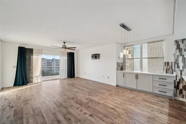 $529,990 | 960 Starkey Road, Unit 3406, Largo, FL 33771