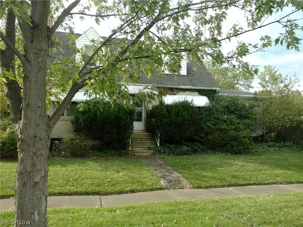 296 Hilliard Road Elyria, OH 44035 - Photo 2 of 14 Gallery Image 2
