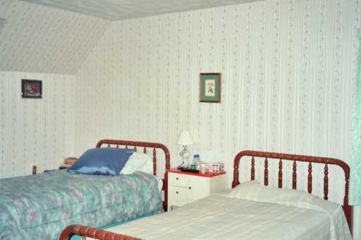 21 Herbst Road Coraopolis, PA 15108 - Photo 5 of 8 Gallery Image 5