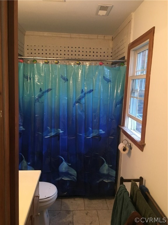 Master bath with tile shower