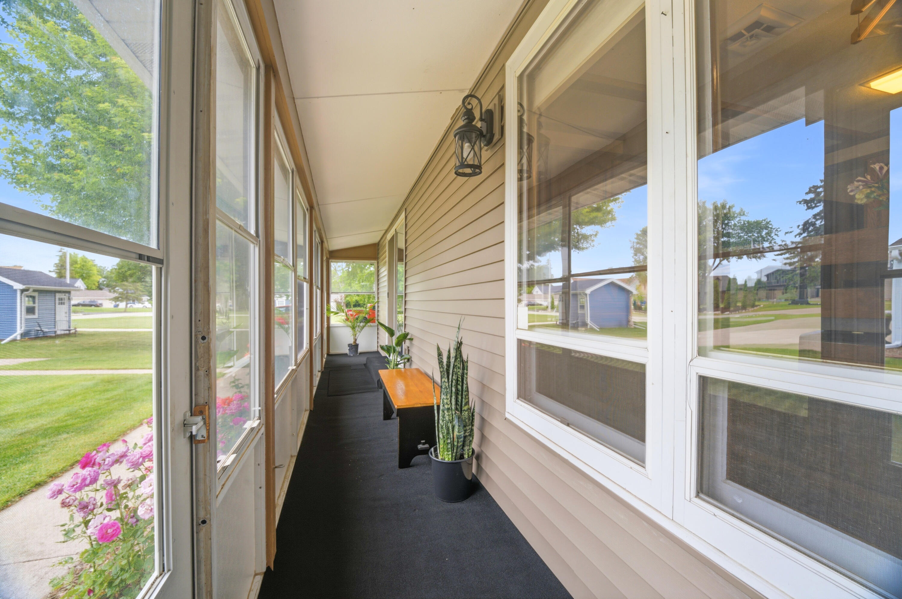6121 Black Wolf Point Road Black Wolf, WI 54902 - Photo 37 of 85 Front Breezeway
