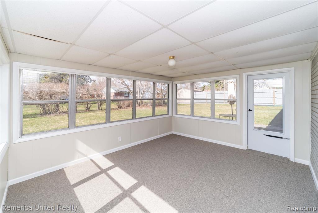 945 North Commerce Road Commerce Township, MI 48382 - Photo 40 of 59