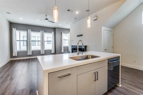 $2,507 | 1813 Park Avenue, Unit 107, Dallas, TX 75215