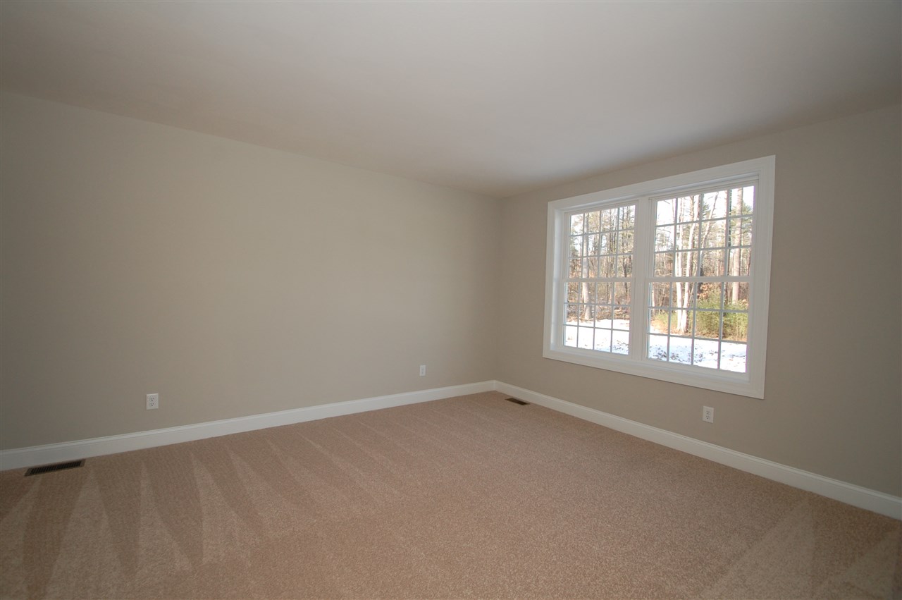 68 Hall Road Londonderry, NH 03053 - Photo 16 of 23