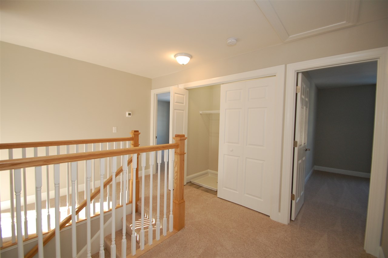 68 Hall Road Londonderry, NH 03053 - Photo 17 of 23