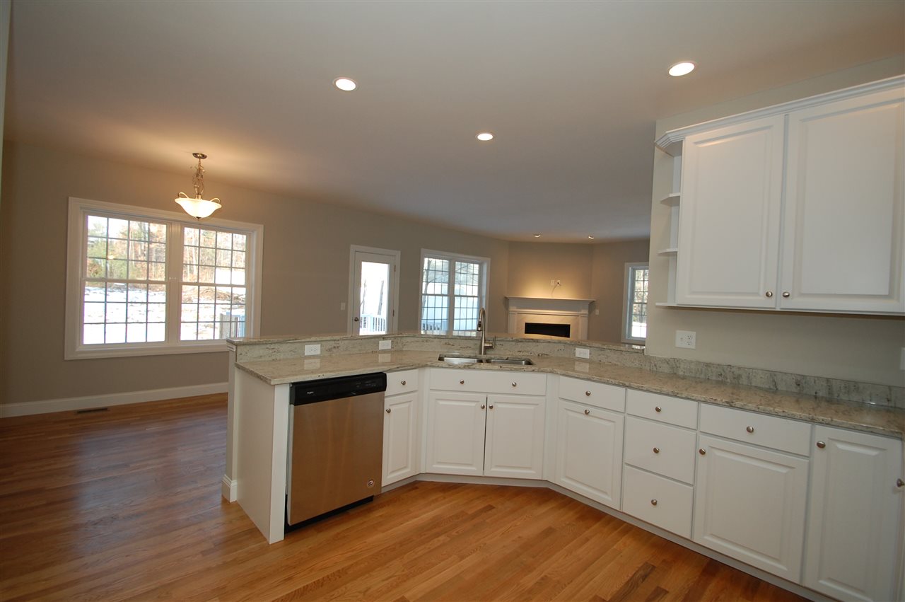68 Hall Road Londonderry, NH 03053 - Photo 3 of 23