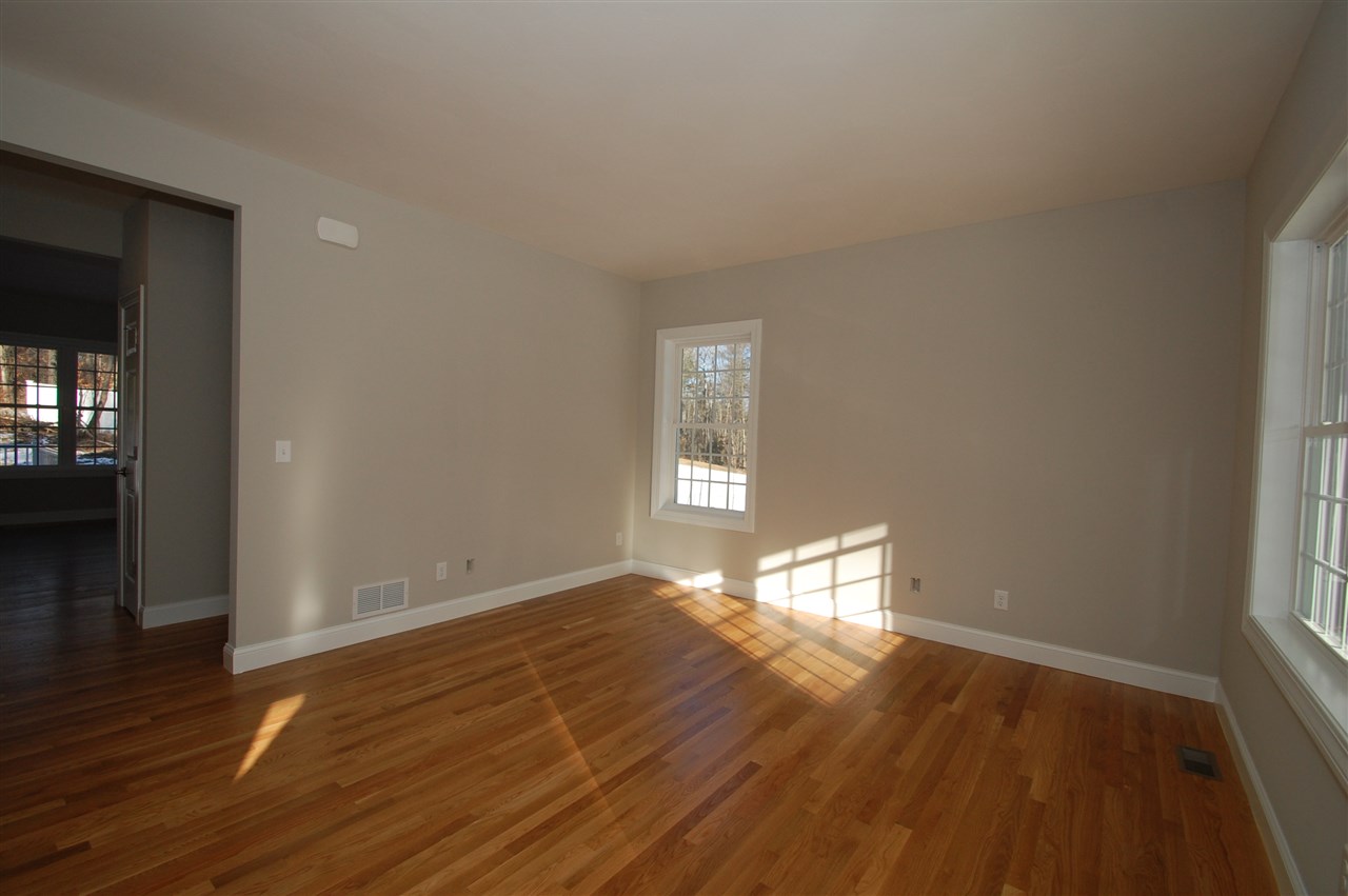 68 Hall Road Londonderry, NH 03053 - Photo 10 of 23