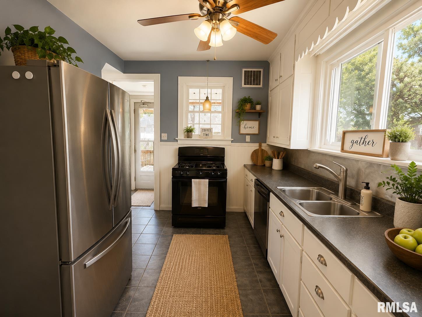 2241 Spring Street Quincy, IL 62301 - Photo 13 of 46
