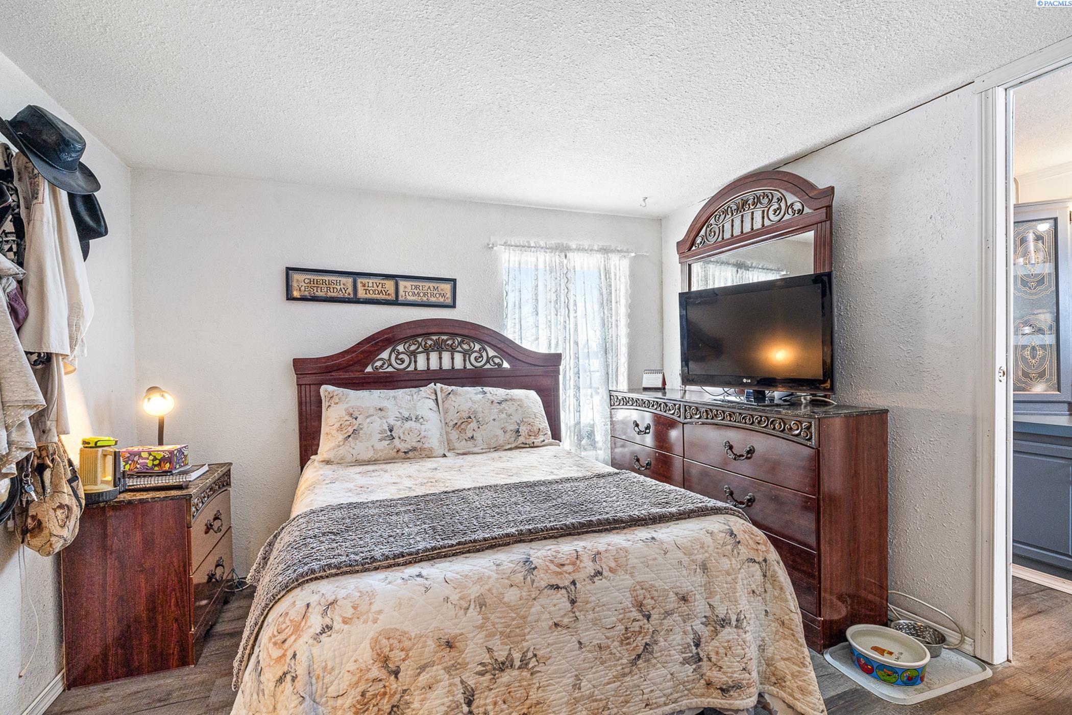 25206 South Finley Road Kennewick, WA 99337 - Photo 14 of 35 Gallery Image 14