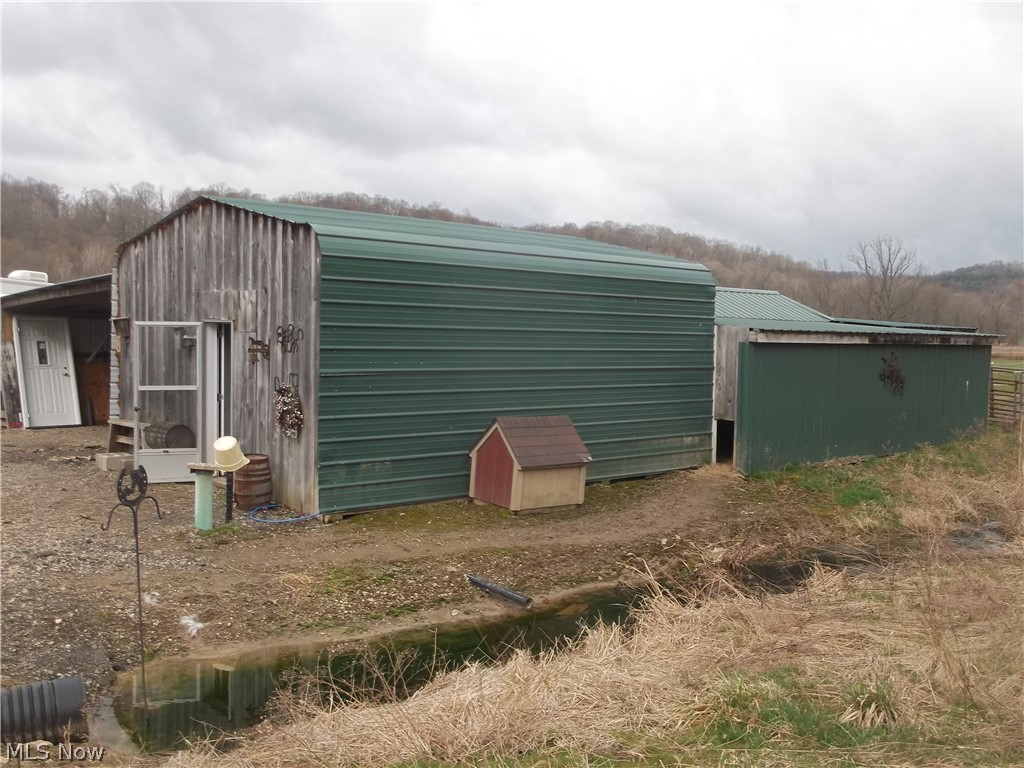 2460 Wainwright Road New Philadelphia, OH 44663 - Photo 10 of 33