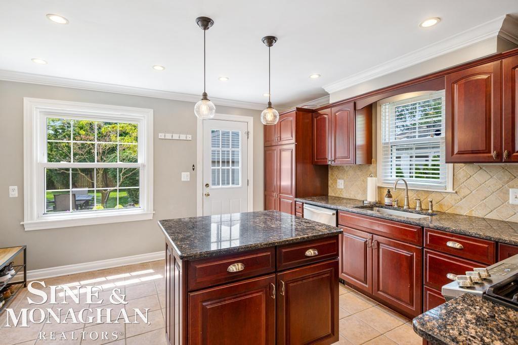 1301 Torrey Road Grosse Pointe, MI 48236 - Photo 9 of 42 50149659-1f17b3c6-d302-4ba0-887a-ea7d59b7f154.JPG