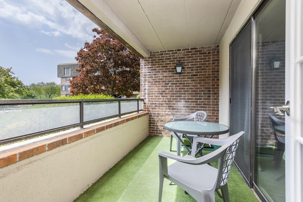 404 Paradise Road, Unit 1C Swampscott, MA 01907 - Photo 16 of 28
