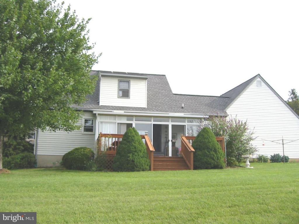 198 Delp Road Lancaster, PA 17601 - Photo 3 of 13 Gallery Image 3