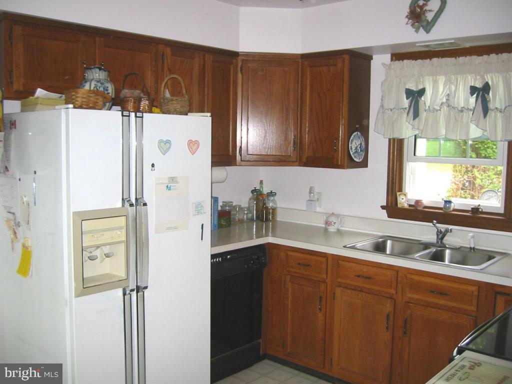 198 Delp Road Lancaster, PA 17601 - Photo 5 of 13 Gallery Image 5