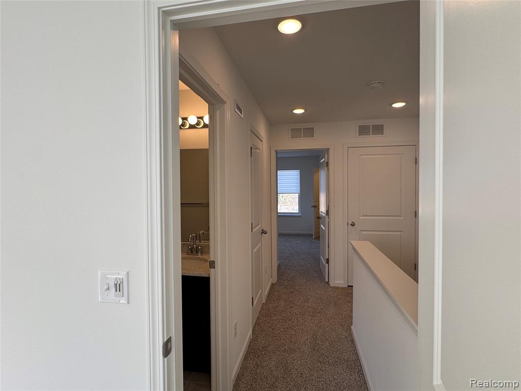 33112 Townhill Road, Unit 18 Farmington, MI 48336 - Photo 22 of 29