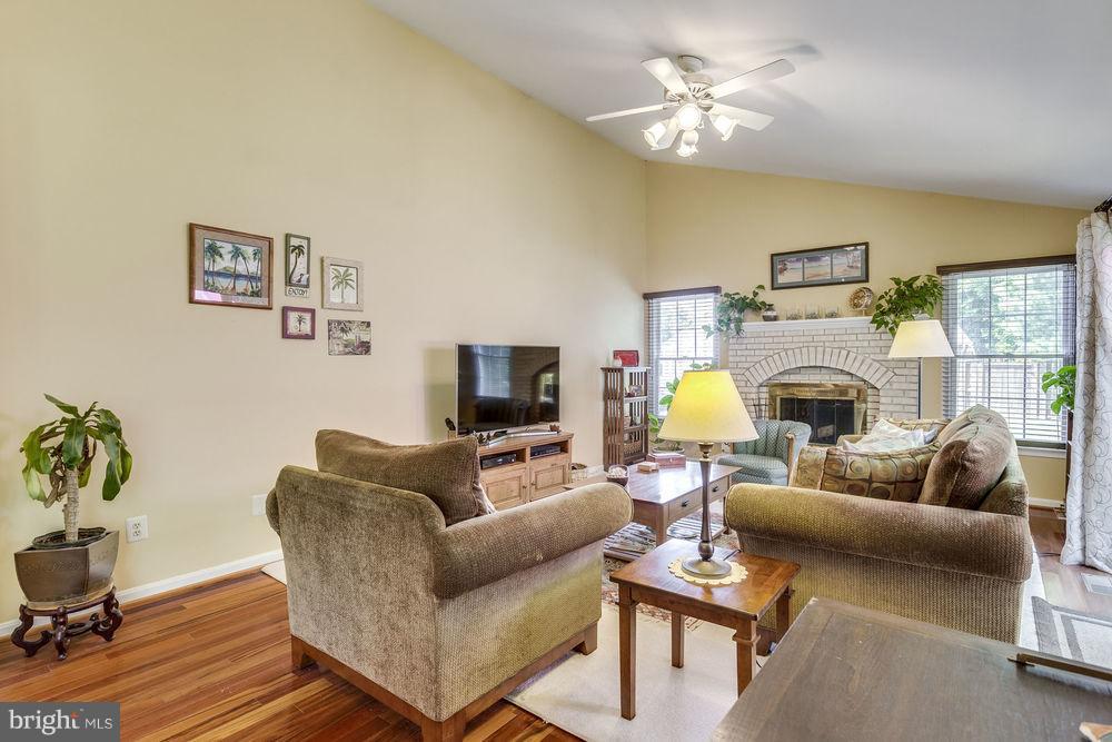 8534 Hooes Road Springfield, VA 22153 - Photo 13 of 29 Family Room