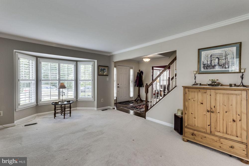 8534 Hooes Road Springfield, VA 22153 - Photo 5 of 29 Living Room