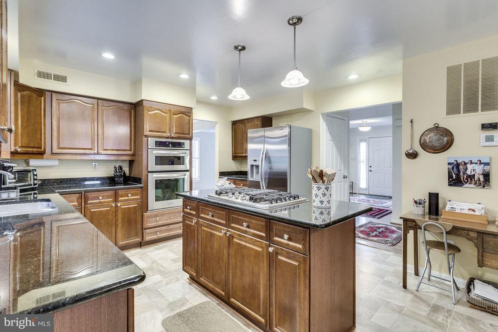8534 Hooes Road Springfield, VA 22153 - Photo 8 of 29 Kitchen