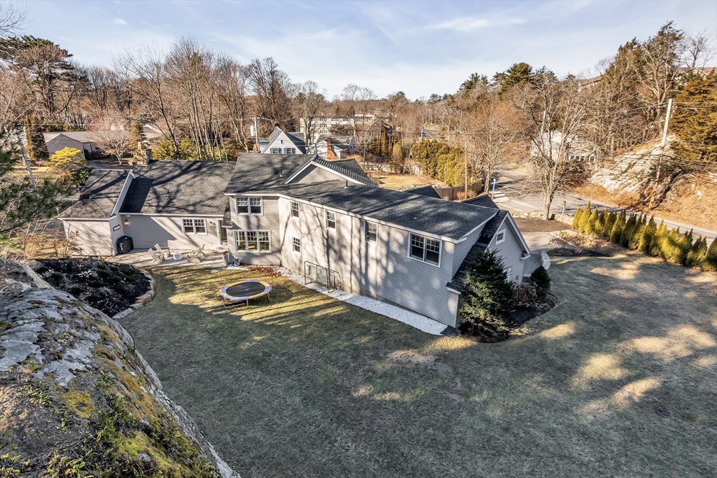 2 Prince Street Beverly, MA 01915 - Photo 4 of 41