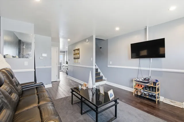 $168,000 | 9904 South State Street, Unit B, Chicago, IL 60628