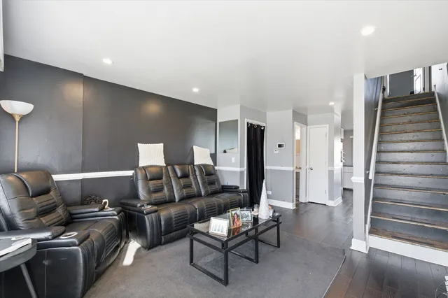 $168,000 | 9904 South State Street, Unit B, Chicago, IL 60628