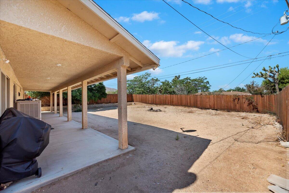7562 Inca Trail Yucca Valley, CA 92284 - Photo 33 of 46 37-Backyard