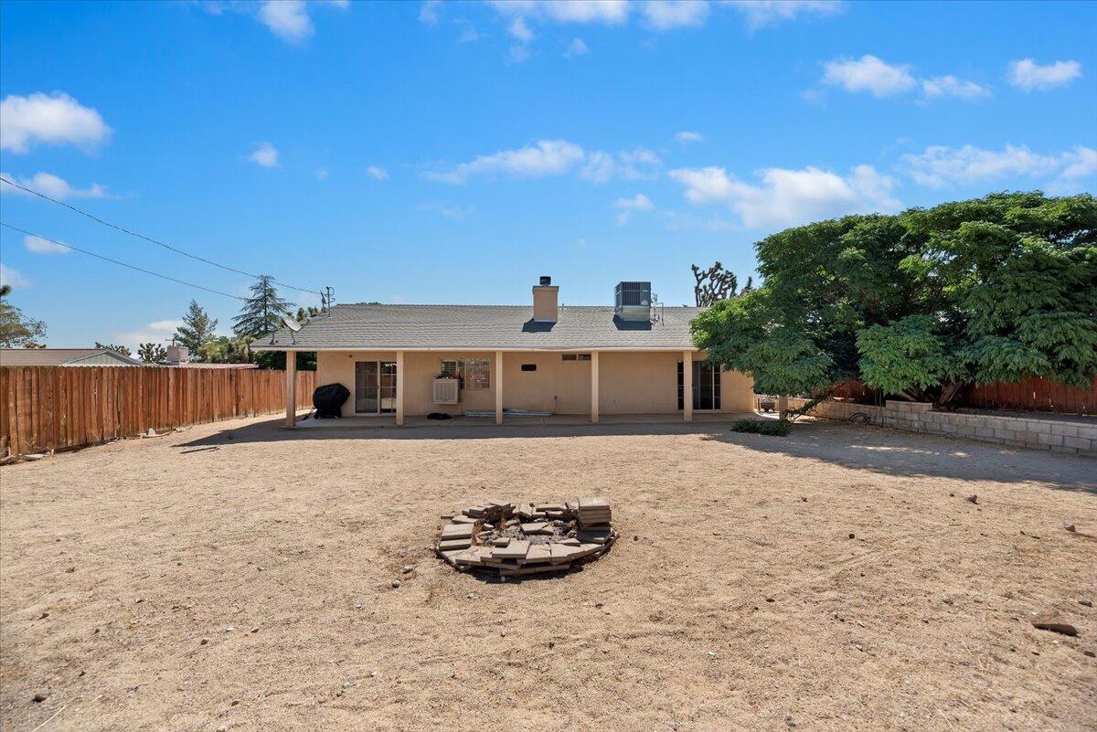 7562 Inca Trail Yucca Valley, CA 92284 - Photo 35 of 46 39-Backyard