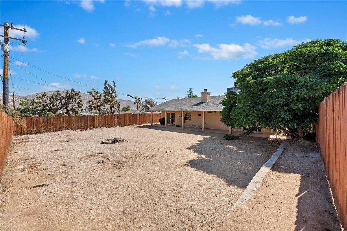 7562 Inca Trail Yucca Valley, CA 92284 - Photo 36 of 46 40-Backyard
