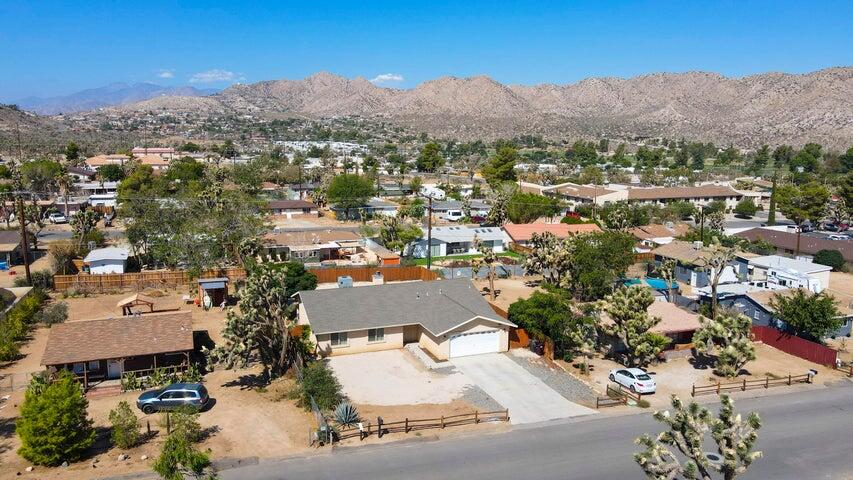 7562 Inca Trail Yucca Valley, CA 92284 - Photo 4 of 46 8