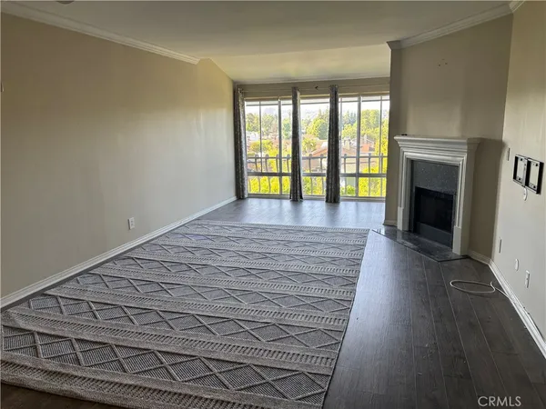 $2,250 | 12830 Burbank Boulevard, Unit 305, Valley Village, CA 91607