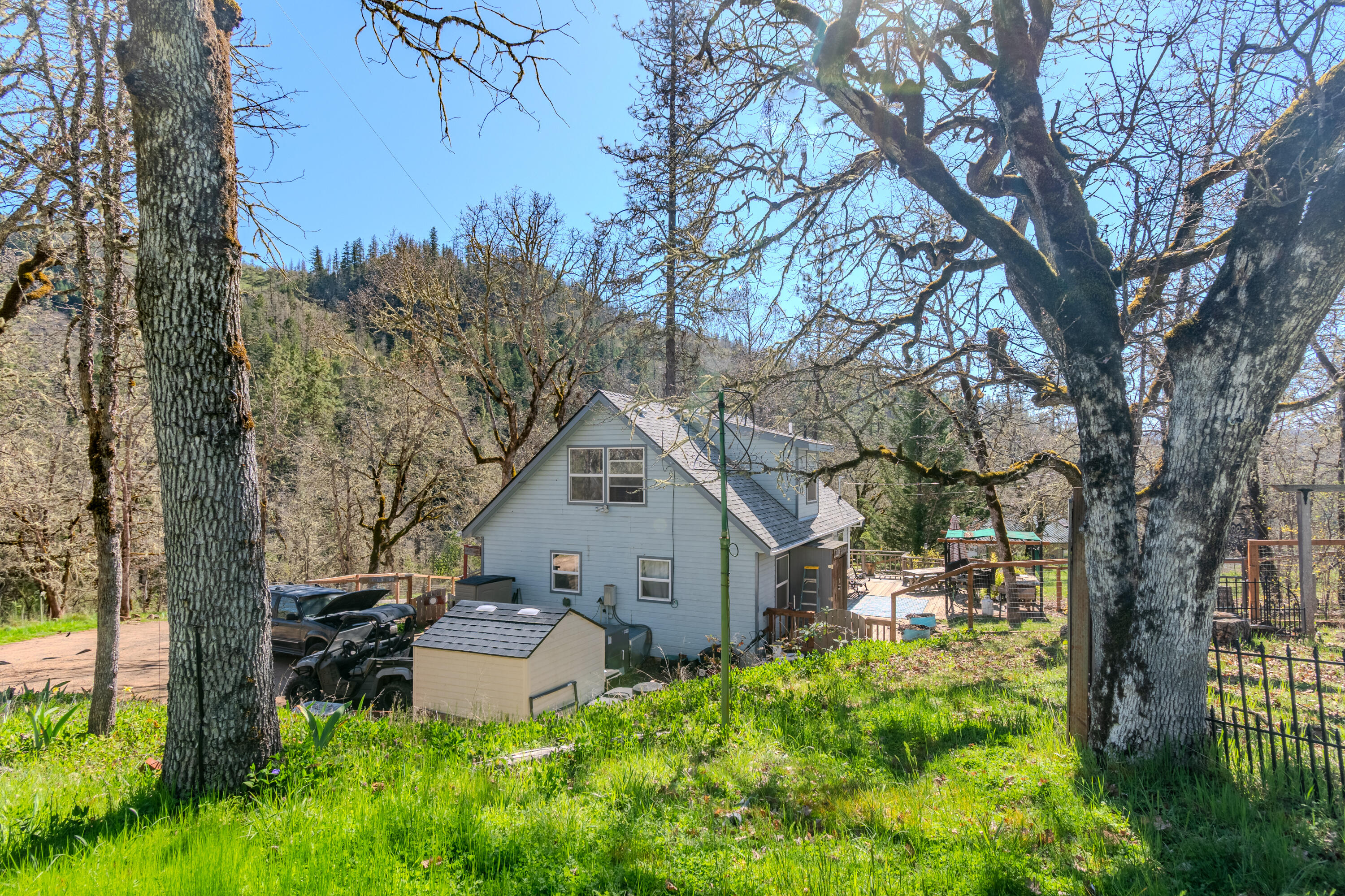 127 Lodge Road Trail, OR 97541 - Photo 29 of 37 Back of House