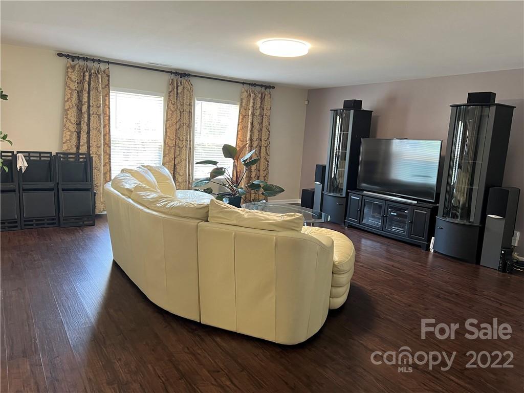 8708 Chalkstone Road Charlotte, NC 28216 - Photo 9 of 14 Gallery Image 9