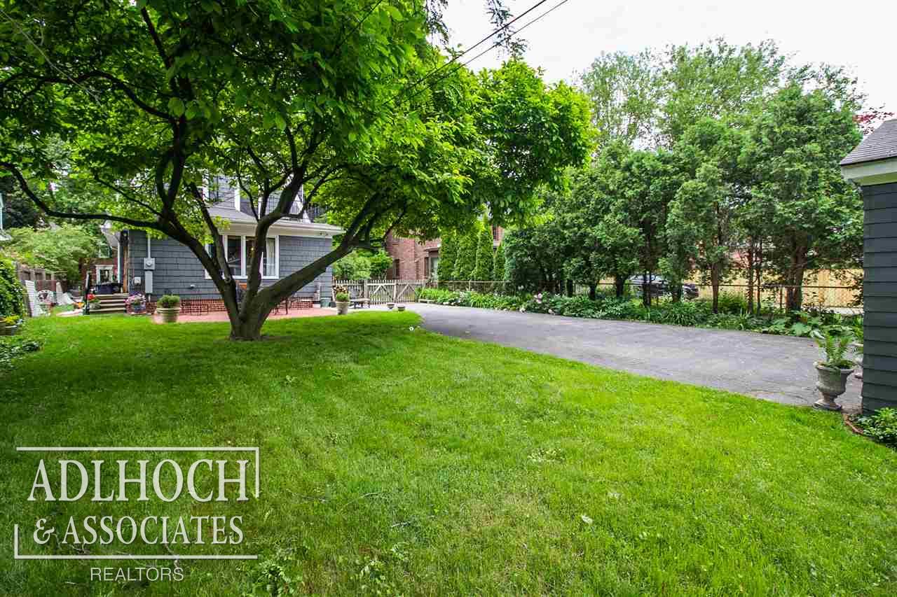 637 Fisher Road Grosse Pointe, MI 48230 - Photo 26 of 27 50014318-34.JPG