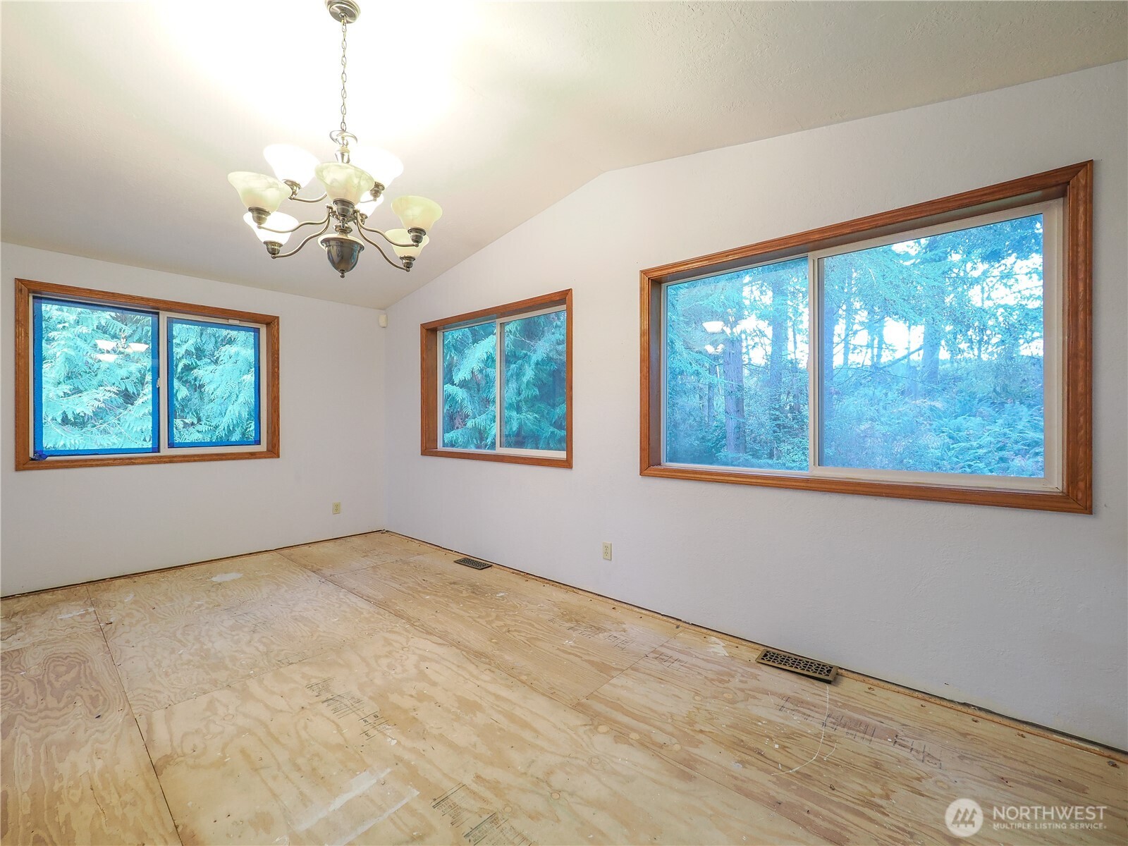 26081 Tytler Road Northeast Poulsbo, WA 98370 - Photo 10 of 32