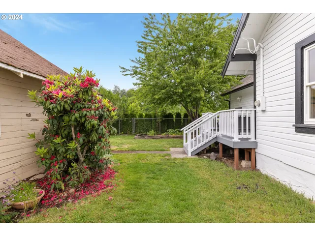 $525,000 | 140 Southeast Lamson Street, Willamina, OR 97396