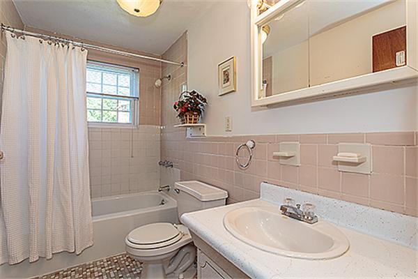 4 Walker Road, Unit 8 North Andover, MA 01845 - Photo 10 of 16 Gallery Image 10