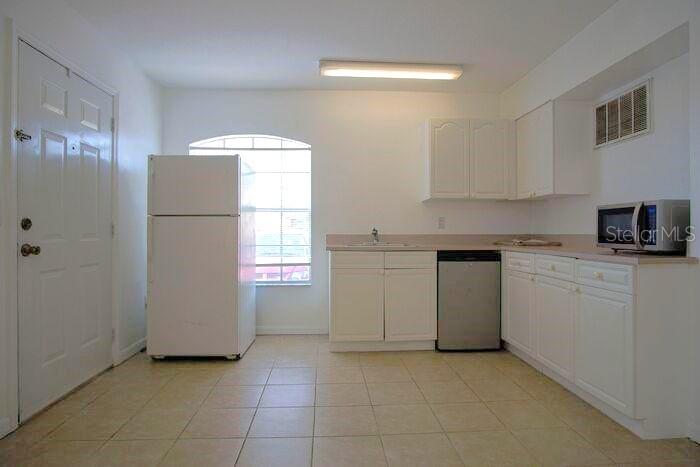 308 Australian Way, Unit B Davenport, FL 33897 - Photo 3 of 9