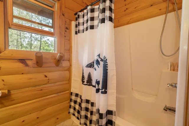 $620,000 | 20850 210th Avenue, Tustin, MI 49688