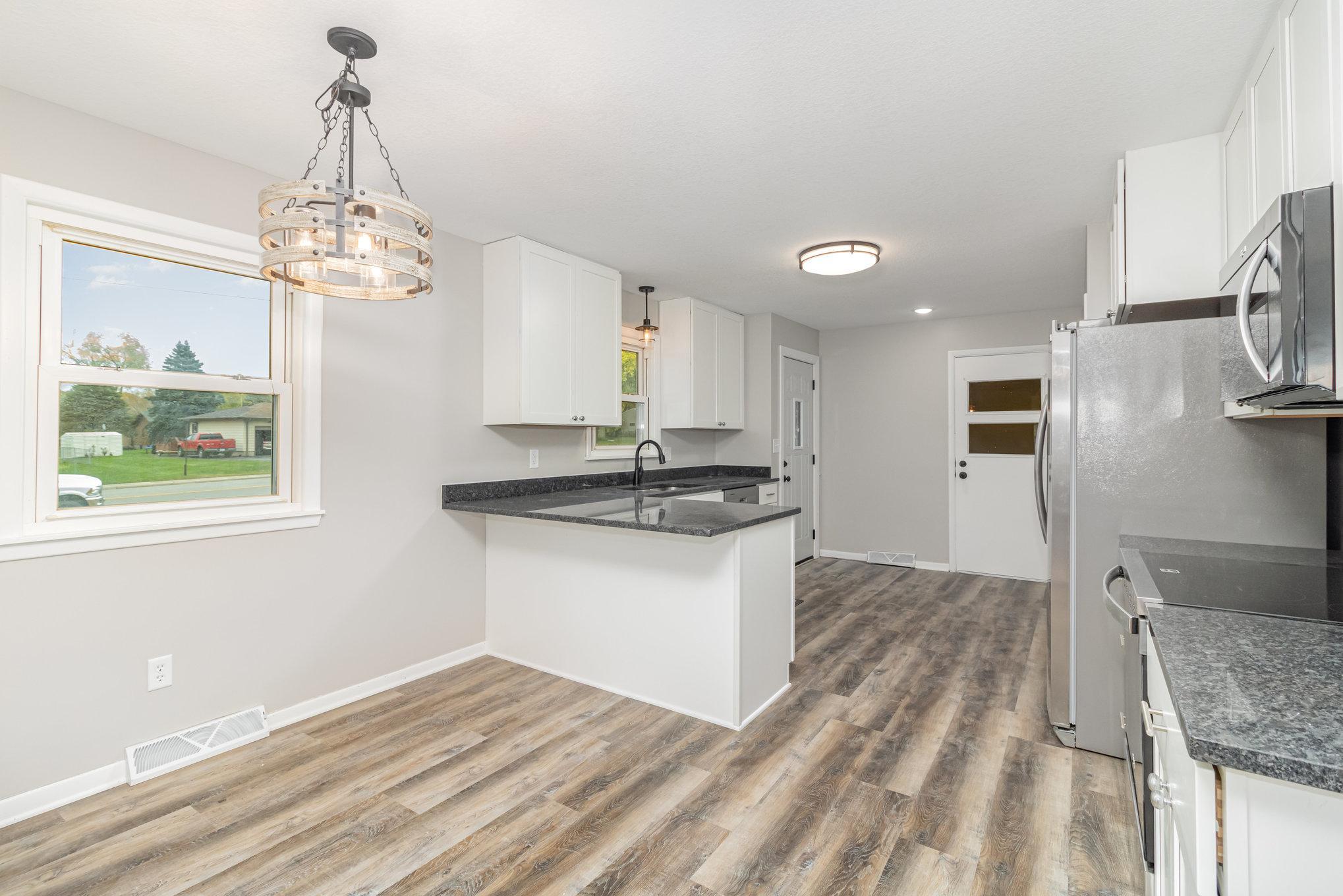 1448 Glynview Trail Faribault, MN 55021 - Photo 8 of 18