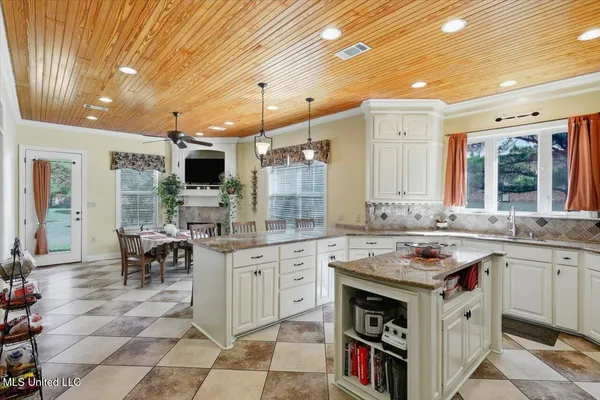 $699,900 | 202 Esplanade Drive, Brandon, MS 39047