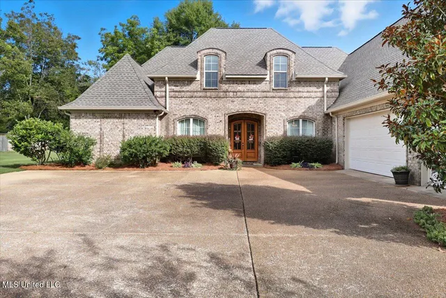 $699,900 | 202 Esplanade Drive, Brandon, MS 39047